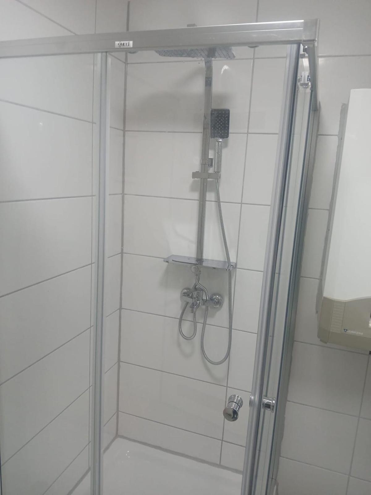 גלזנקירכן Wohnung Mit Neuem Bad Und Kueche מראה חיצוני תמונה